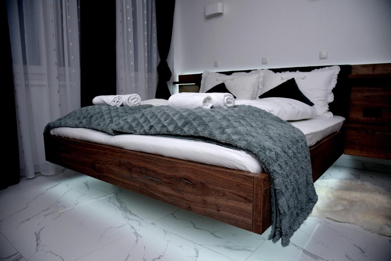 La Luna Premium Deluxe Apartment With Free Jacuzzi, Bikes & Covered Parking Nasice 외부 사진