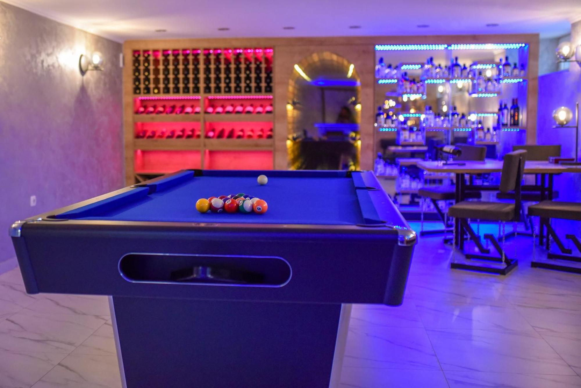 La Luna Premium Deluxe Apartment With Free Jacuzzi, Bikes & Covered Parking Nasice 외부 사진
