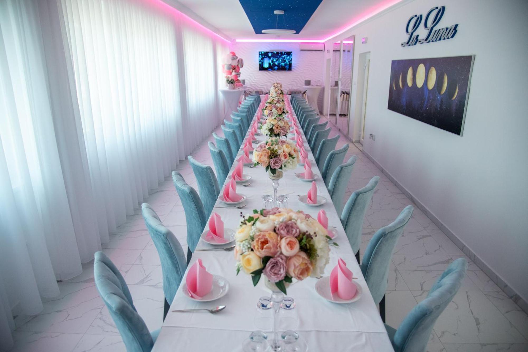 La Luna Premium Deluxe Apartment With Free Jacuzzi, Bikes & Covered Parking Nasice 외부 사진